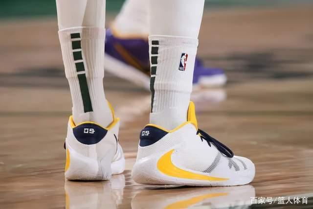 拜仁后卫阿方索酒驾被抓 吊销驾照+禁赛一个月